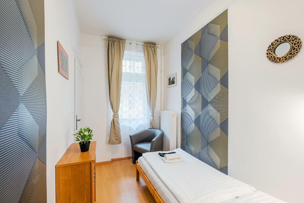 Parking, Ac, Wifi 2 Room Apartment In The Center بودابست المظهر الخارجي الصورة