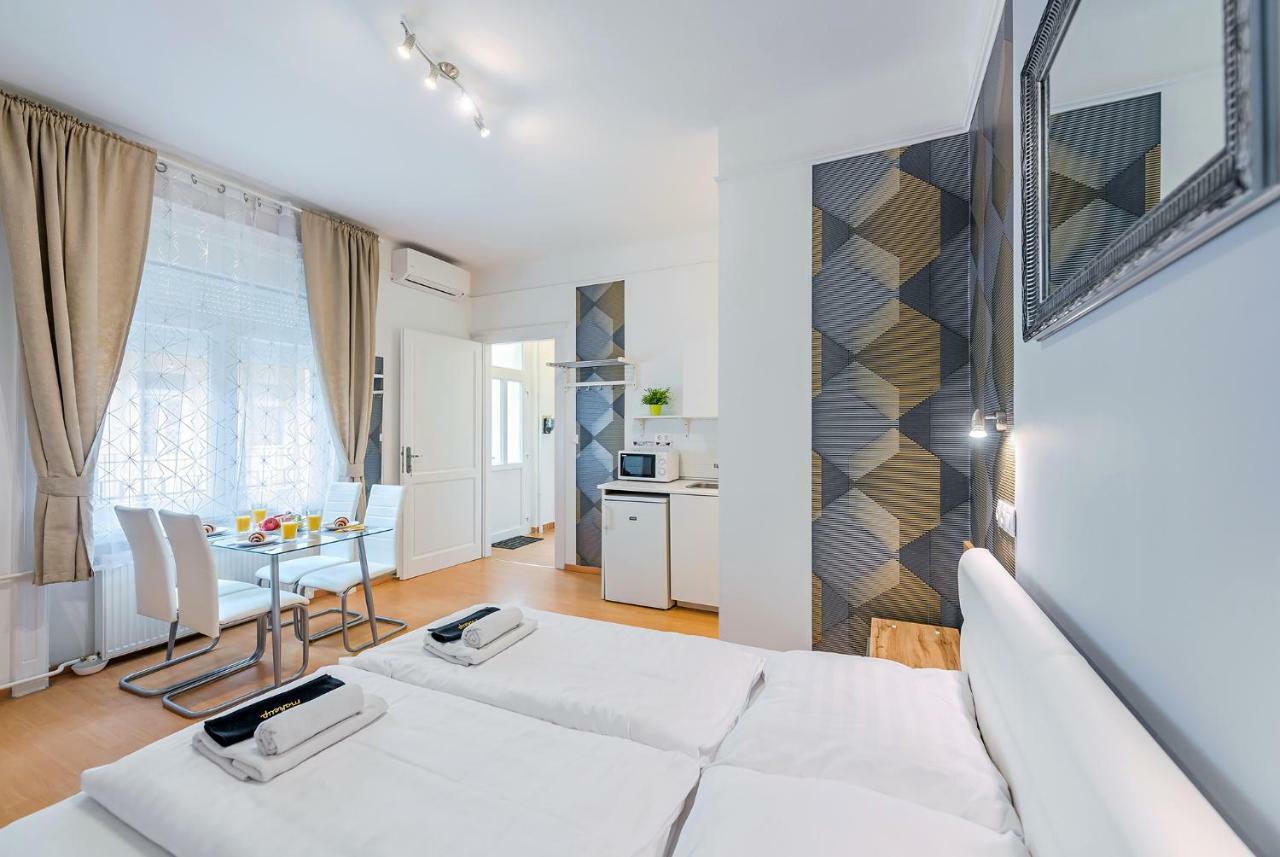 Parking, Ac, Wifi 2 Room Apartment In The Center بودابست المظهر الخارجي الصورة